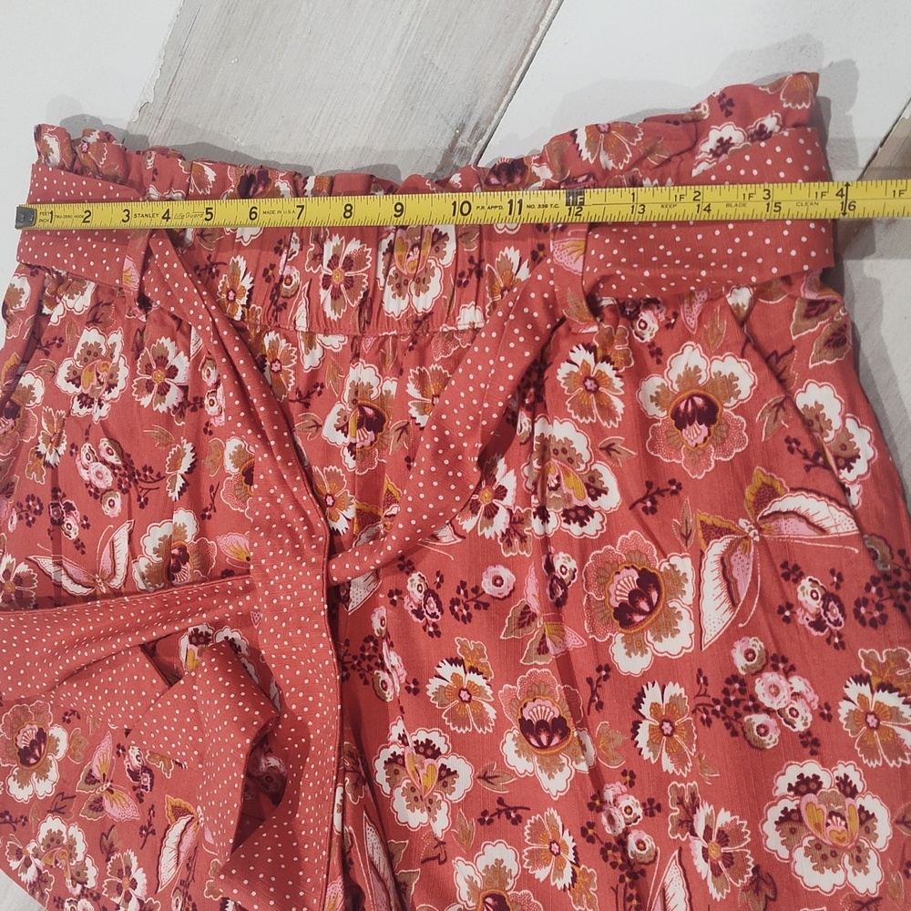 LOFT OUTLET High Rise Short In Size Medium - Picture 9 of 9